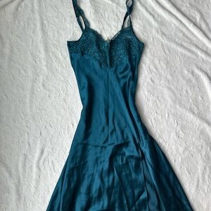 Vintage Victoria Secret Gold Label Elegant Teal Lace Trim Nightgown